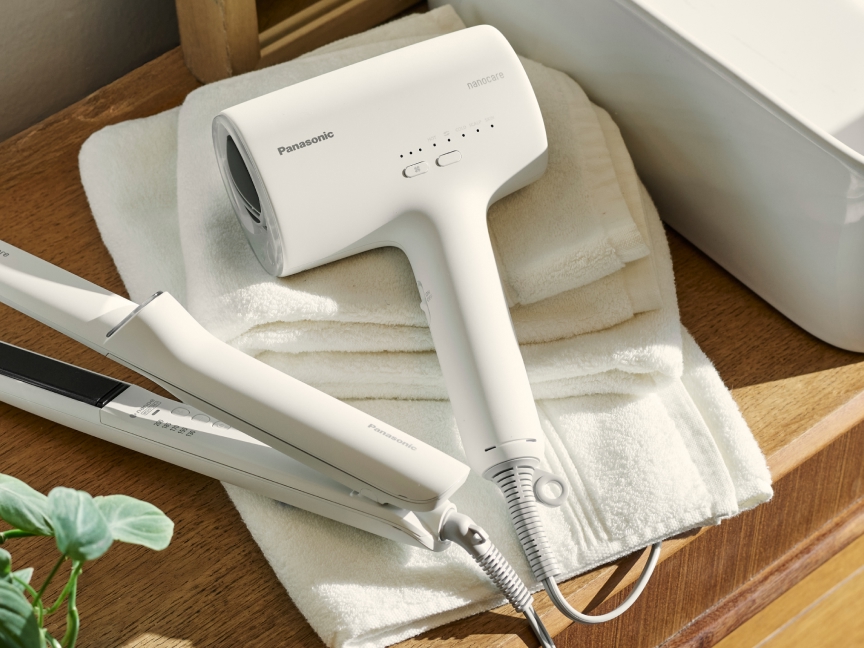 画像：ヘアードライヤー ナノケア EH-NA0K-W