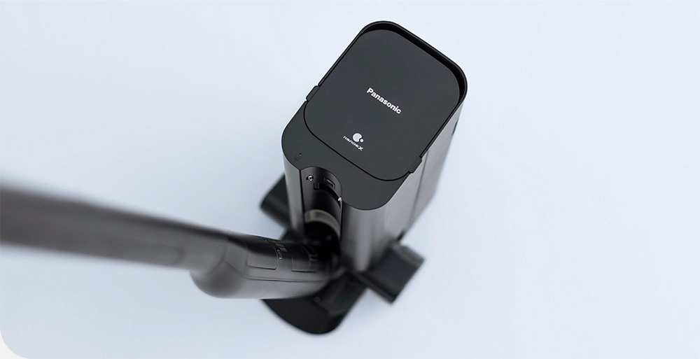 画像：サッと取り出してすぐに使える クリーンドックに戻すだけで充電開始