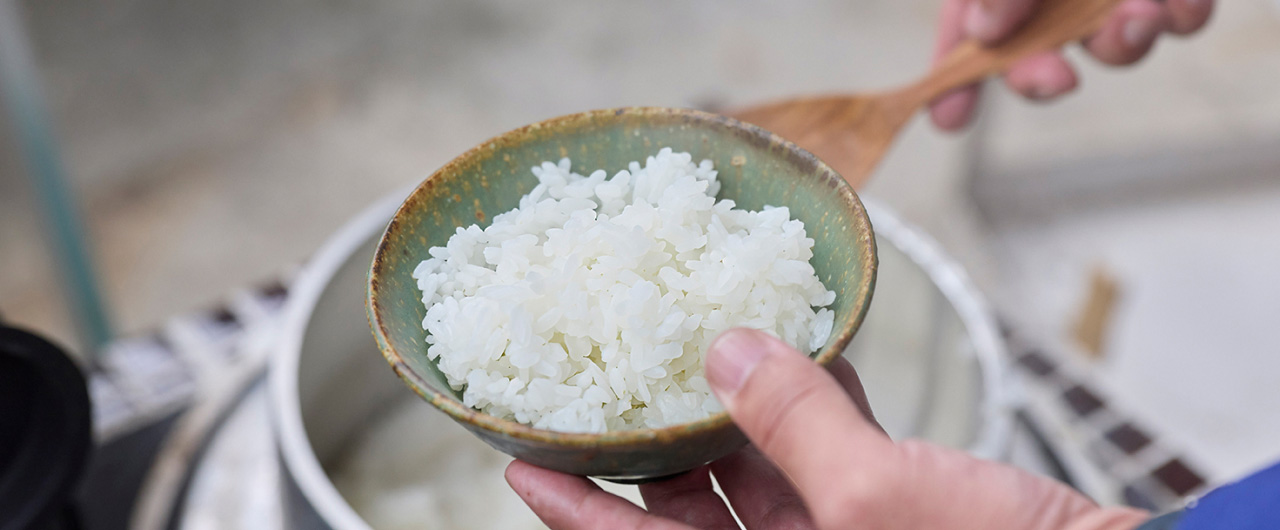 写真：お椀によそった白米