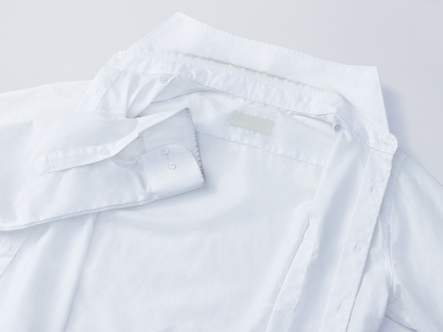 皮脂汚れが付いたシャツ