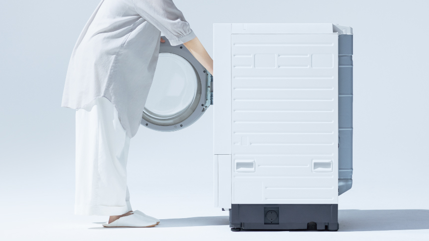 投入口が高い位置にあるので、衣類を取り出しやすい