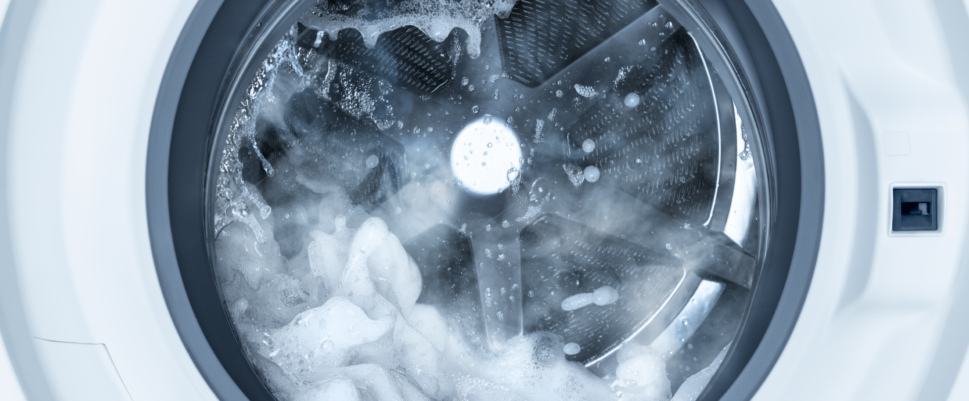 SDシリーズ特長：温水スゴ落ち泡洗浄