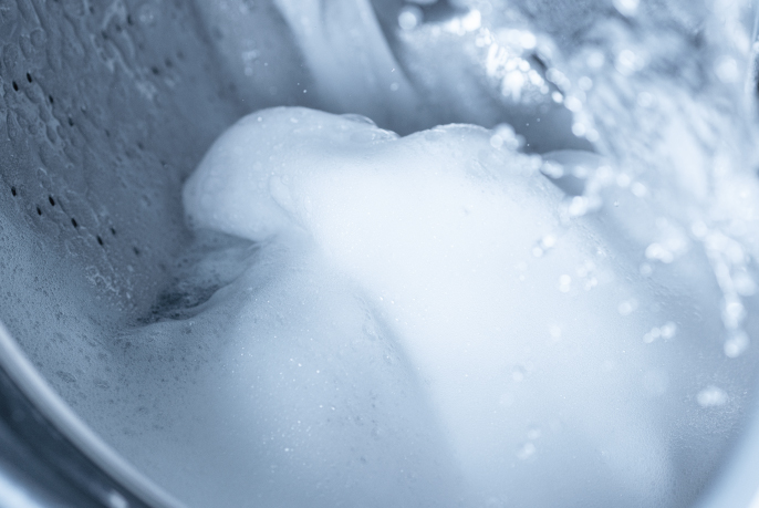イメージ：温水スゴ落ち泡洗浄中の槽内の様子