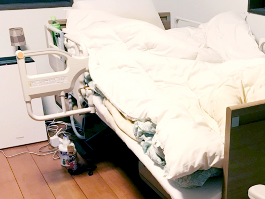 介護ベッドとジアイーノの画像です。