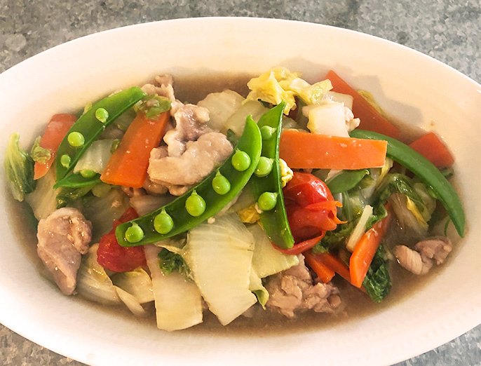 【ビストロライブキッチン公式レシピ】豚こまとたっぷり野菜のワンボウル⼋宝菜
