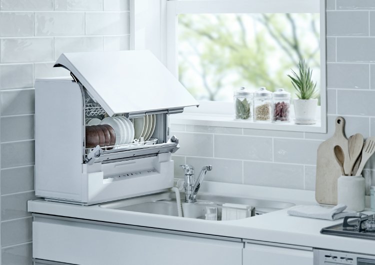 賃貸でも簡単に設置！狭いキッチンでも置き場所に困らない「スリム食洗機」とは | 家事・くらし | UP LIFE |  毎日を、あなたらしく、あたらしく。 | Panasonic