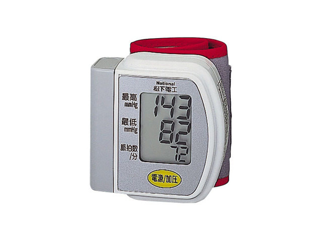 写真：一体型手くび血圧計 EW3001P-W（白）