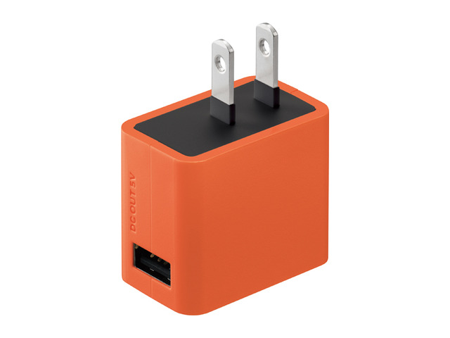 写真：USB出力ACアダプター QE-AP108-D（オレンジ）