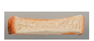 通常冷凍した食パンの断面写真です。