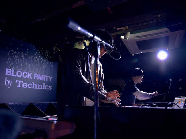 イヤホンで聴くライブ？Technicsがサイレントな音楽イベントを開催～STUTSさん、DJ ZAIさんなどが出演～